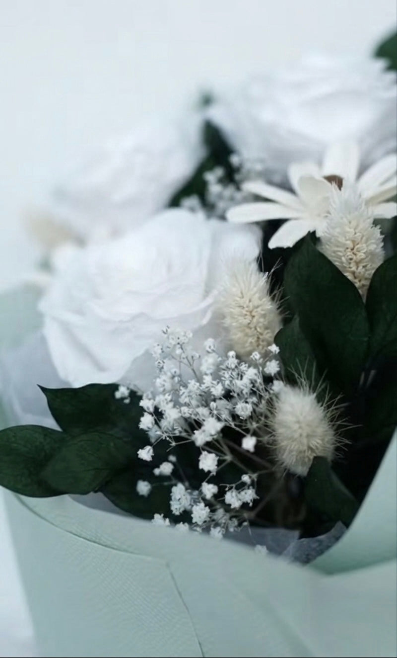 Luxury Preserved Rose Bouquet with Box –WHITE