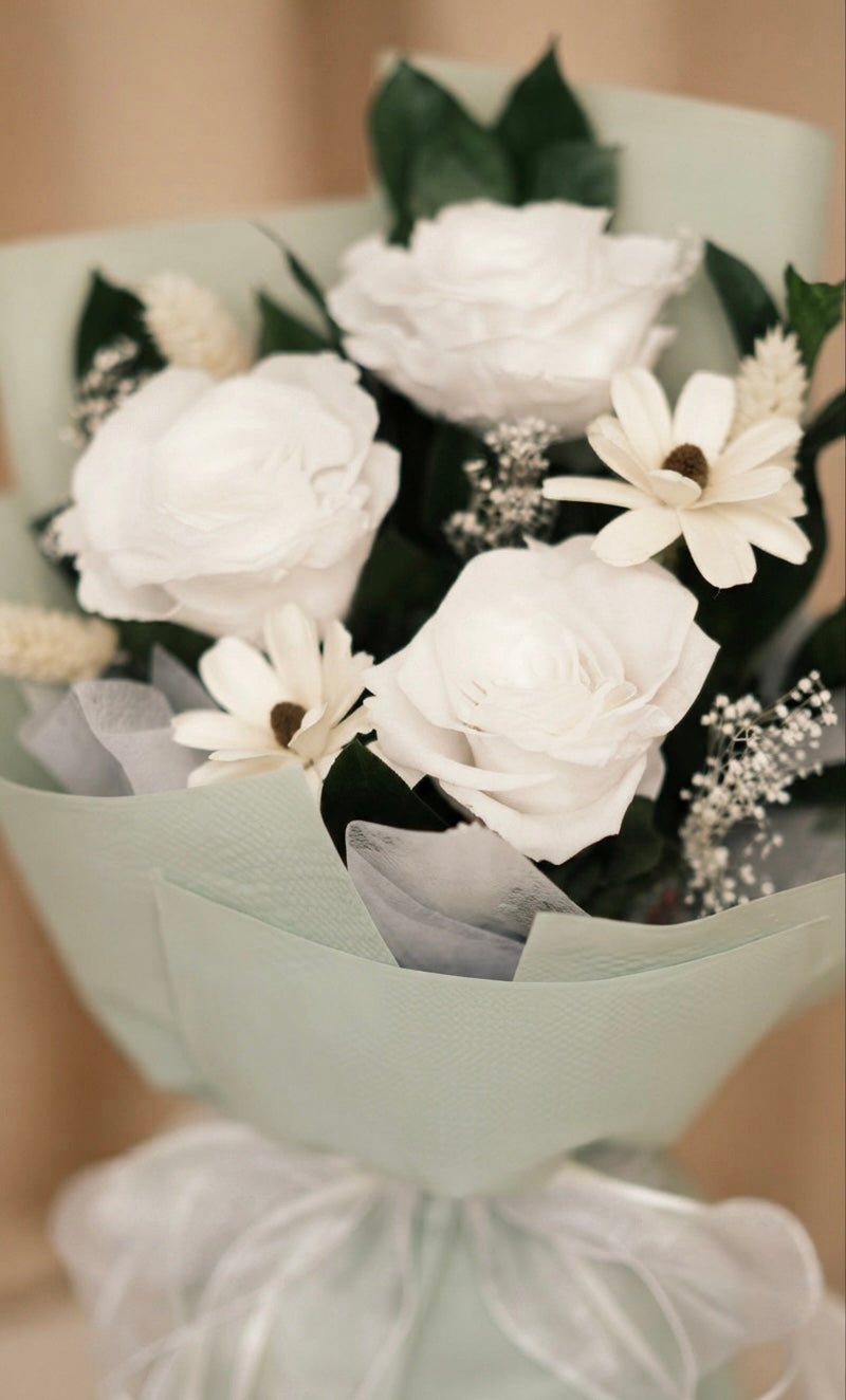 Luxury Preserved Rose Bouquet with Box –WHITE